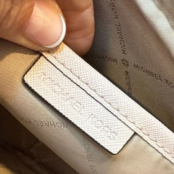 Michael Kors Bag Crossbody Purse Handbag Leather Cynthia Pink Chain Satchel Bag - Picture 15 of 16